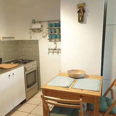 O - Private Entrance, Sunny Terrace דירה